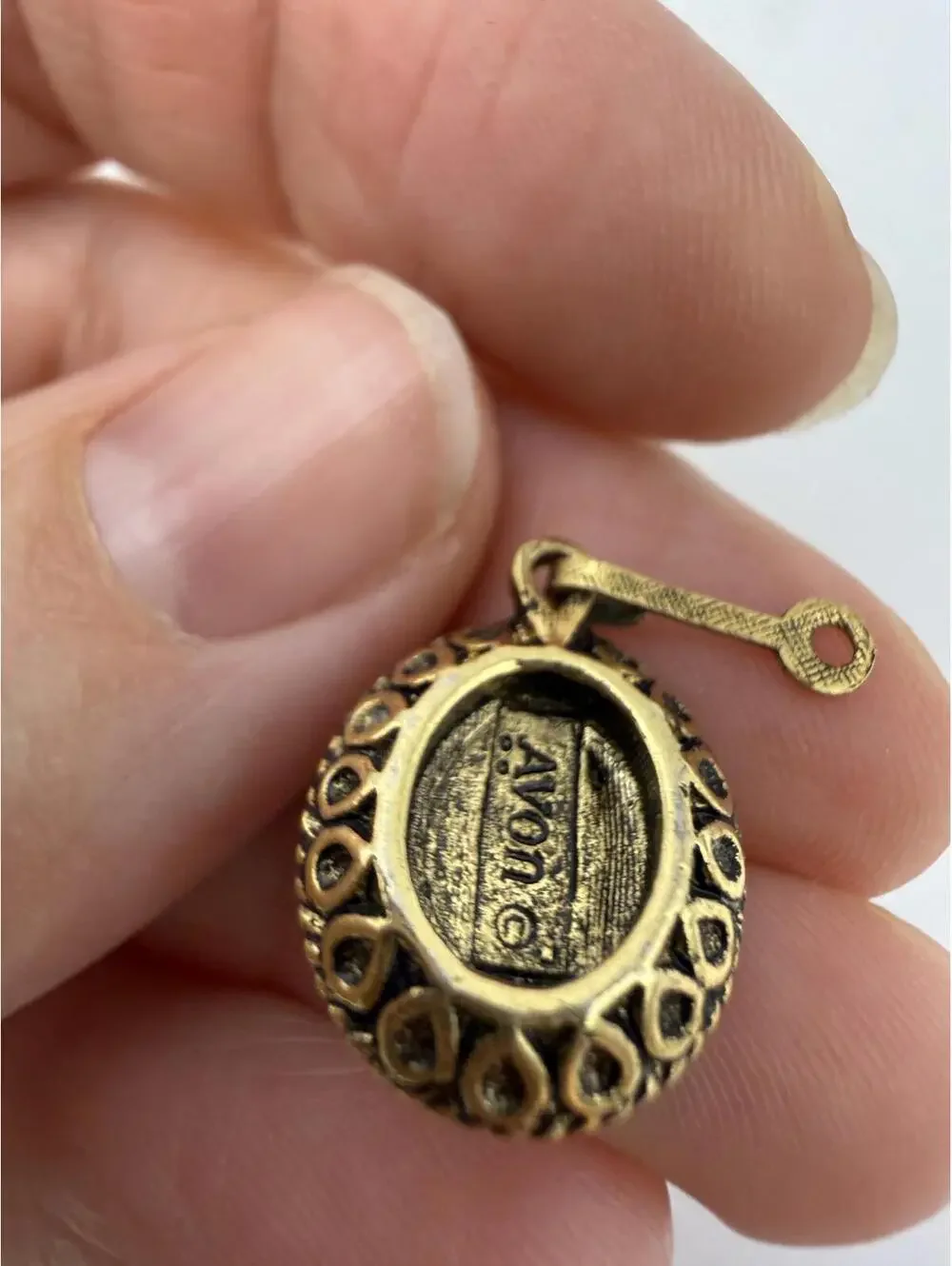 Vintage Avon Gold Tone and Black Stone Pendant Charm